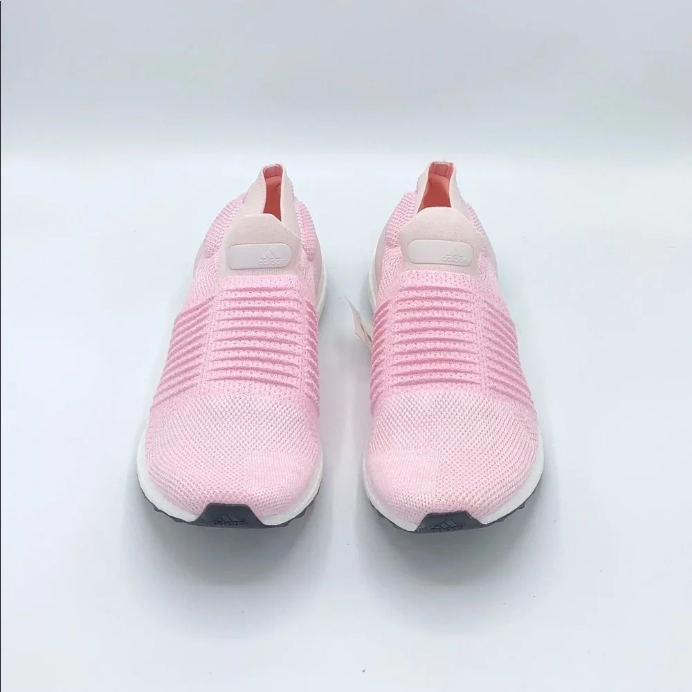 NEW adidas UltraBoost Laceless Women's Shoe‎
